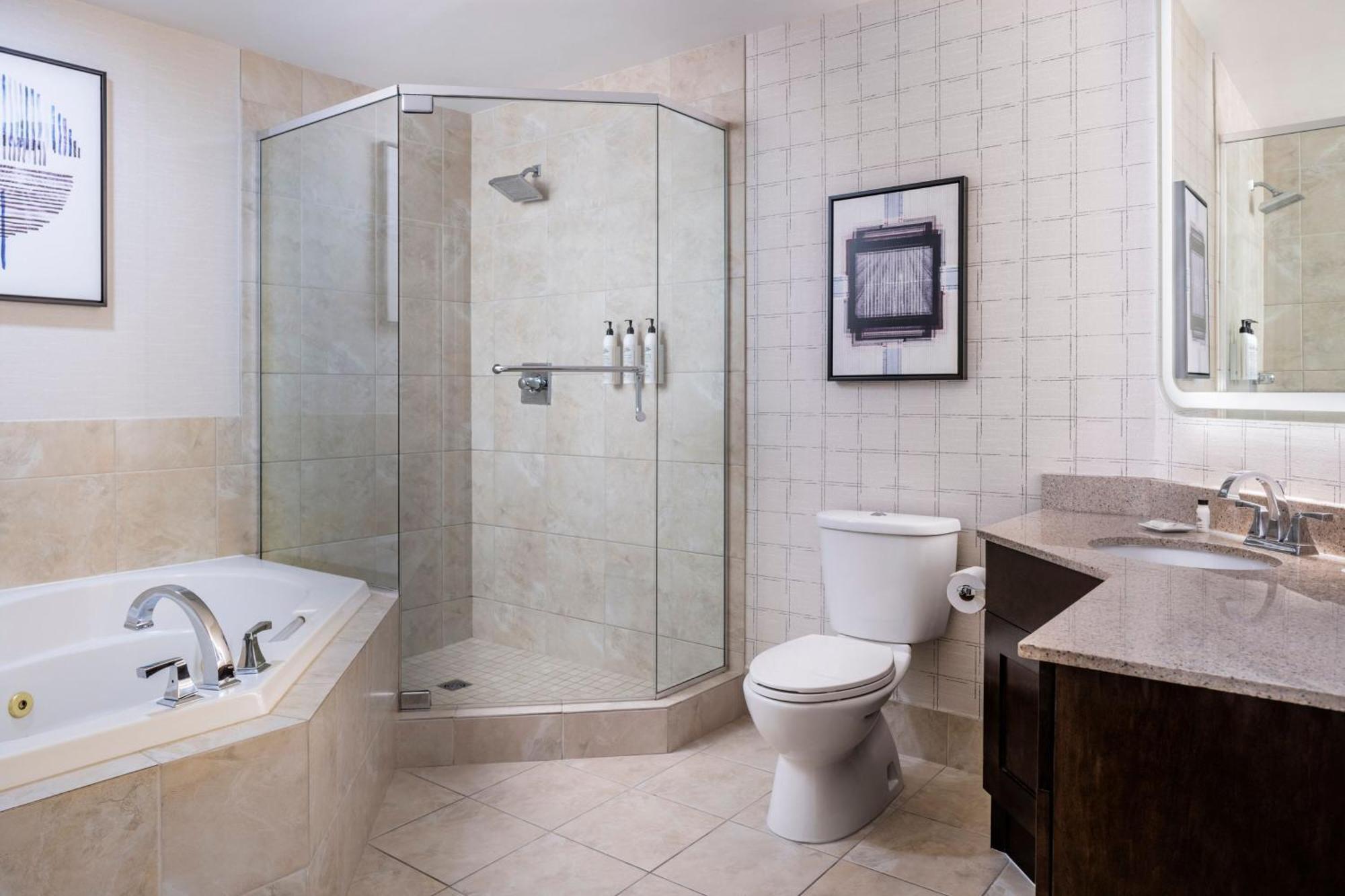 Two-Bedroom Condominium Balcony City View,1615384709:JPEG