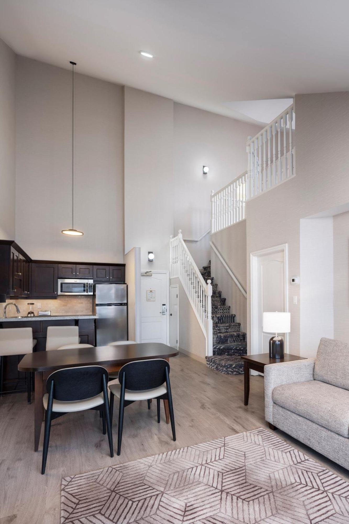 Two-Bedroom Condominium Apartment with Balcony and Lake View